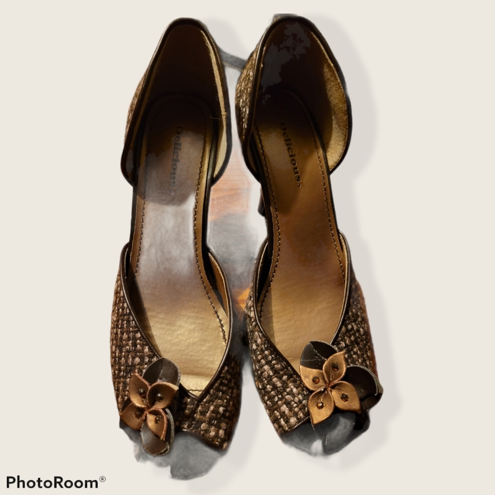 Peep toe heel